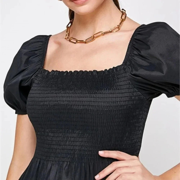 Puffed Sleeved Blouse Black - Picture 7 of 7